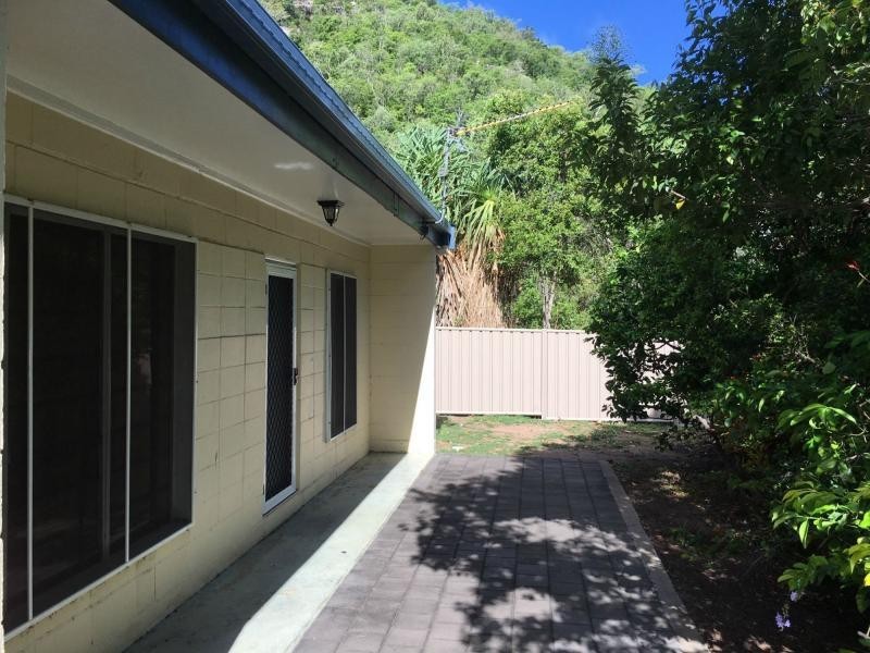 2/7 Kirk Street, Nelly Bay QLD 4819