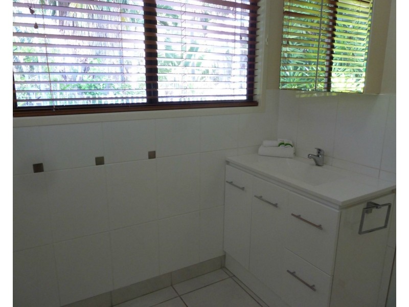 23 Compass Crescent, Nelly Bay QLD 4819