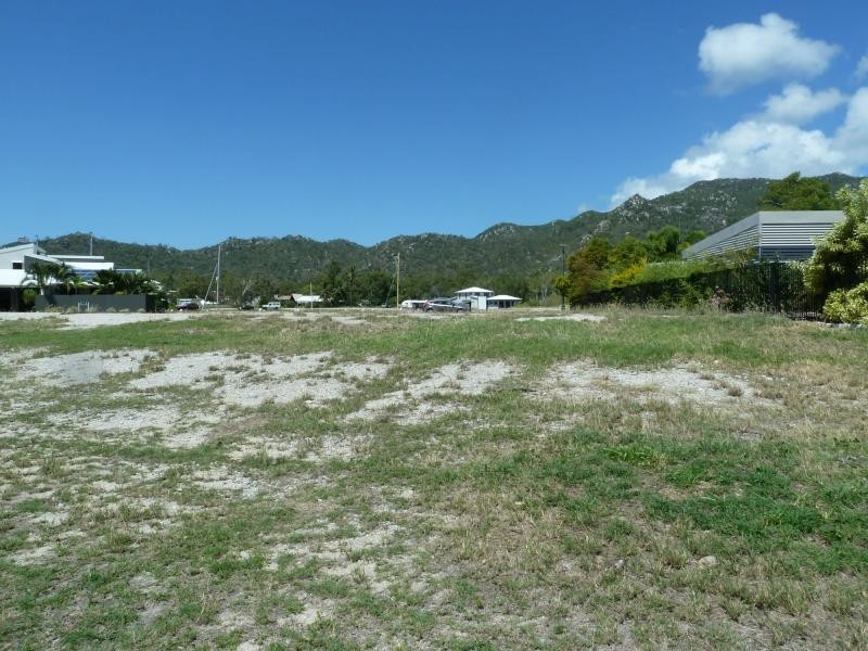 4 The Cove, Nelly Bay QLD 4819