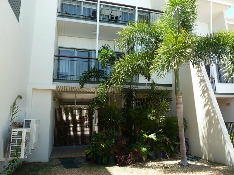 11/13-15 Terrace Place, Nelly Bay QLD 4819