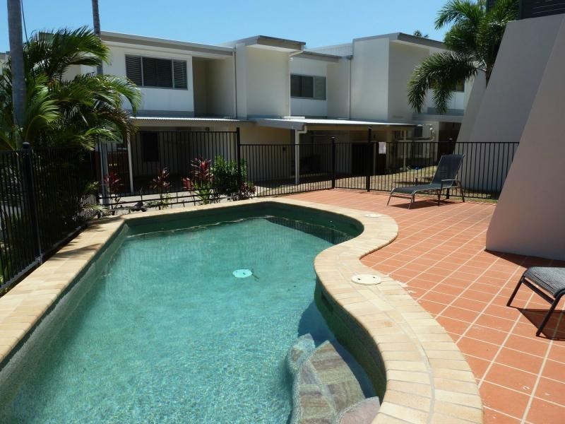 11/13-15 Terrace Place, Nelly Bay QLD 4819