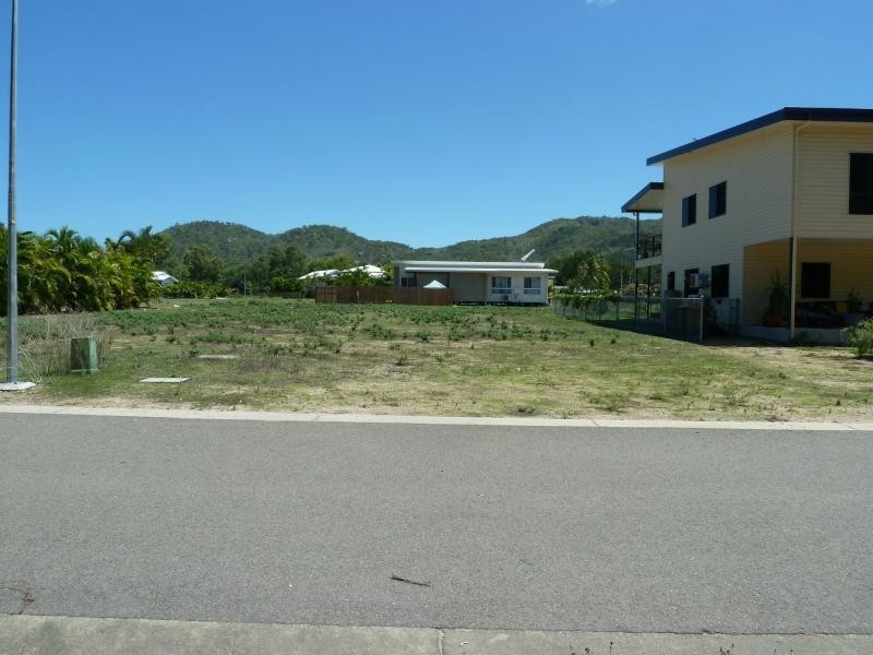 25 Pandanus Drive, Horseshoe Bay QLD 4819