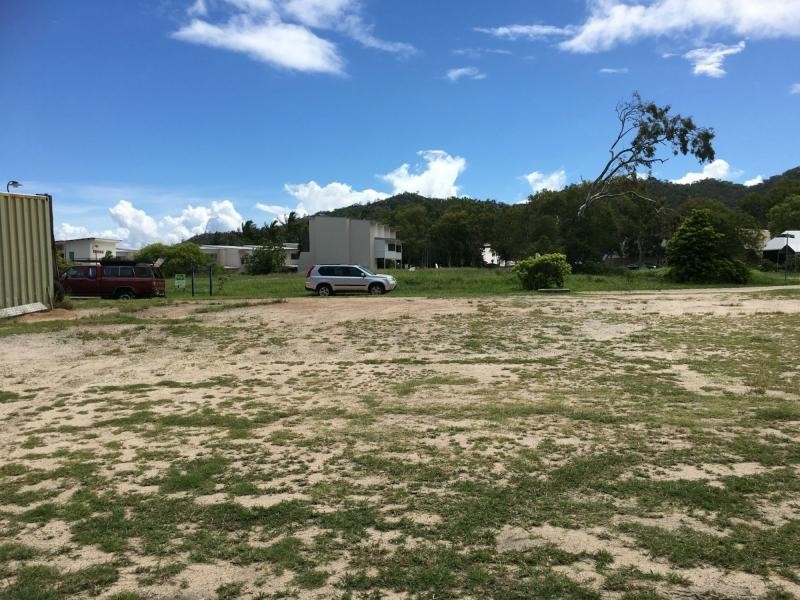 2 Terrace Place, Nelly Bay QLD 4819