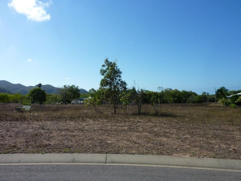 37 Wallaby Way, Horseshoe Bay QLD 4819