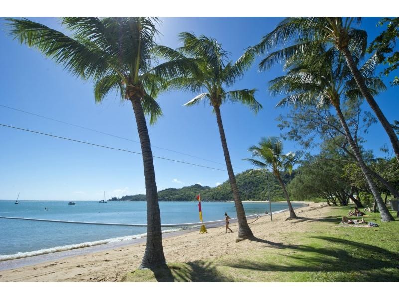 37 Wallaby Way, Horseshoe Bay QLD 4819