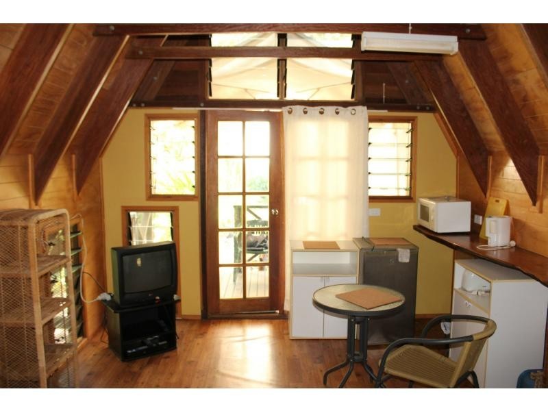 23 Barbarra Street, Picnic Bay QLD 4819