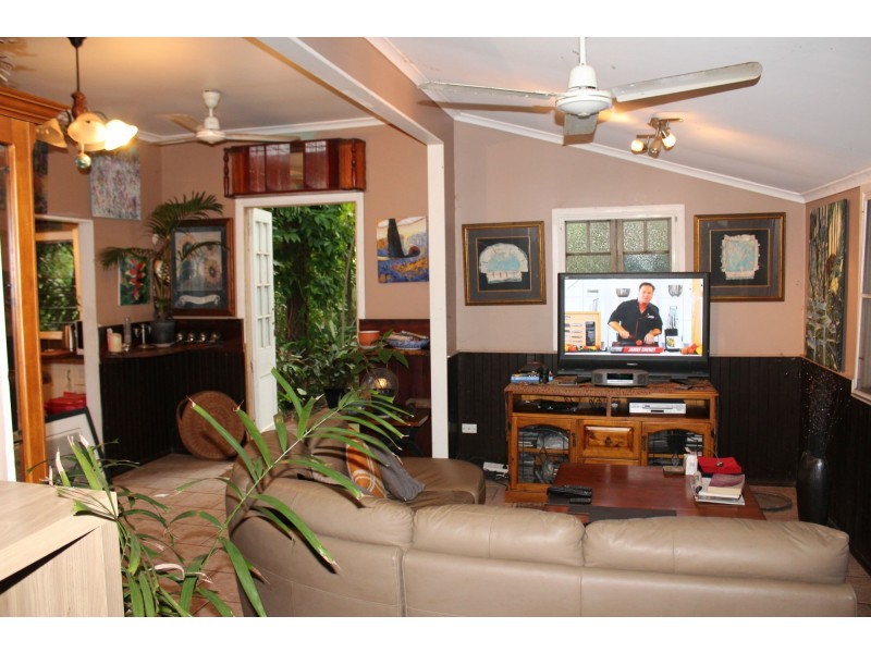 30 The Grove St, Nelly Bay QLD 4819