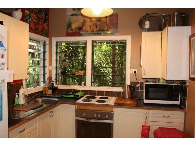 30 The Grove St, Nelly Bay QLD 4819