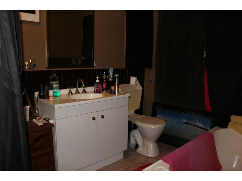 30 The Grove St, Nelly Bay QLD 4819