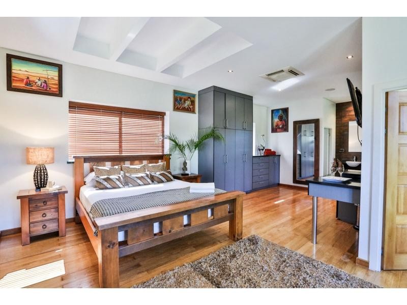 8 Boulder Court, Nelly Bay QLD 4819