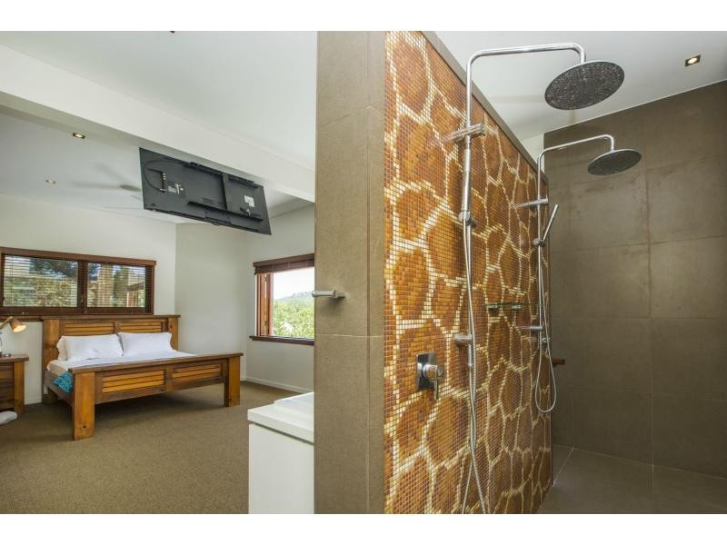 8 Boulder Court, Nelly Bay QLD 4819