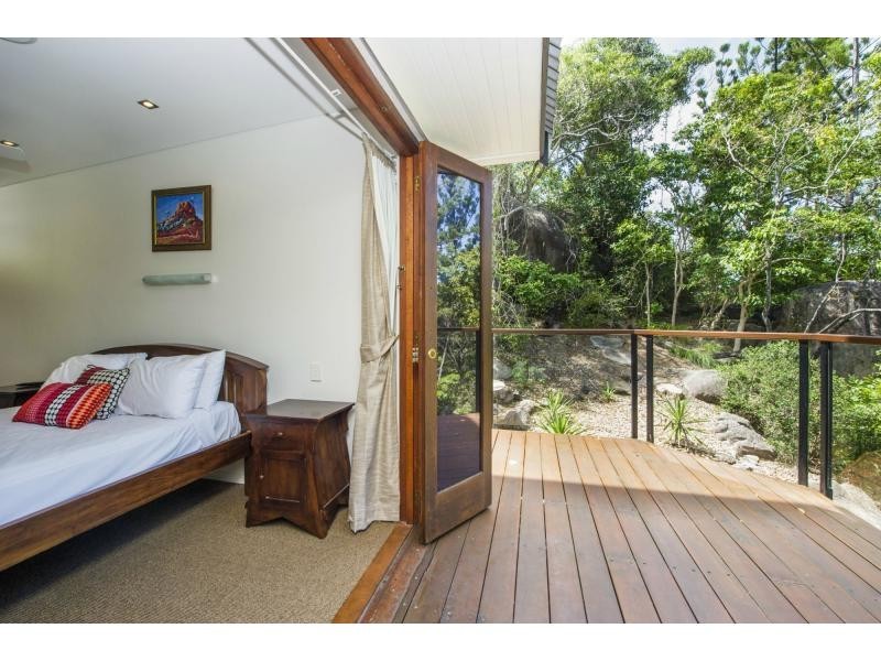 8 Boulder Court, Nelly Bay QLD 4819