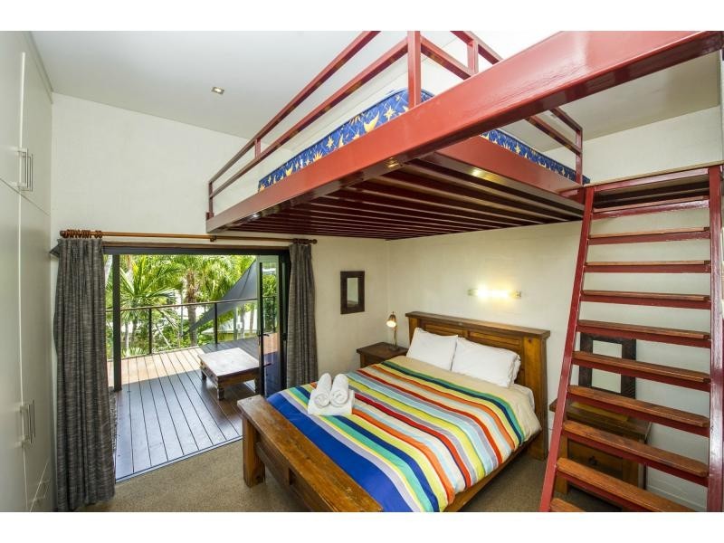 8 Boulder Court, Nelly Bay QLD 4819