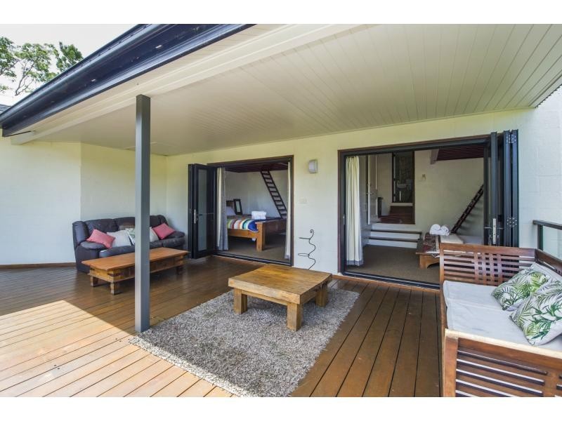 8 Boulder Court, Nelly Bay QLD 4819