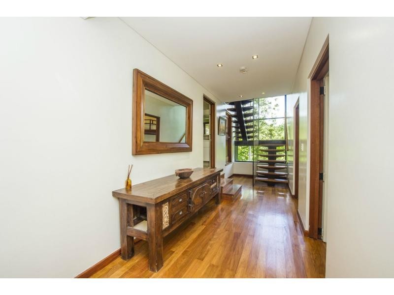 8 Boulder Court, Nelly Bay QLD 4819