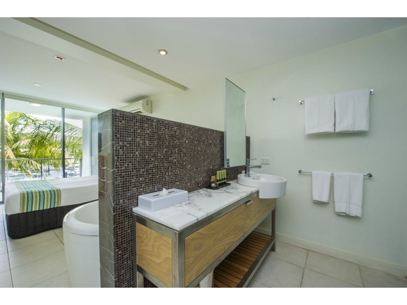 1021/123 Sooning St (Blue On Blue), Nelly Bay QLD 4819