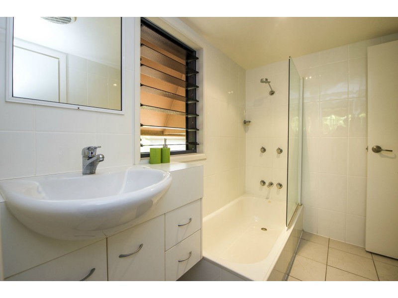 7/42  ‘Canopy’ Yates Street, Nelly Bay QLD 4819