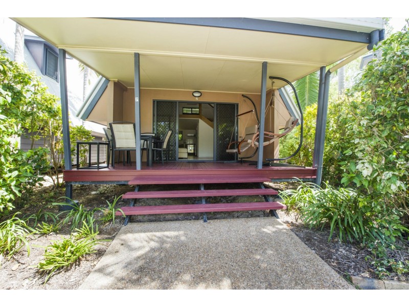 7/42  ‘Canopy’ Yates Street, Nelly Bay QLD 4819
