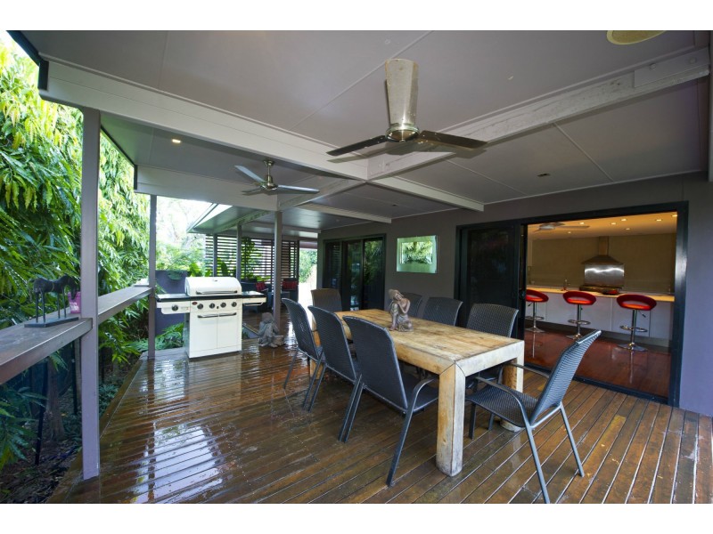 27 Mandalay Avenue, Nelly Bay QLD 4819