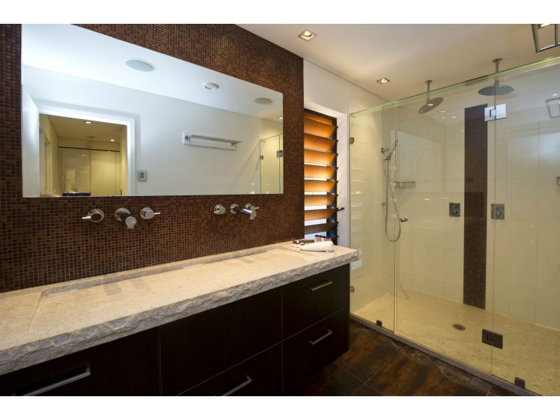 27 Mandalay Avenue, Nelly Bay QLD 4819