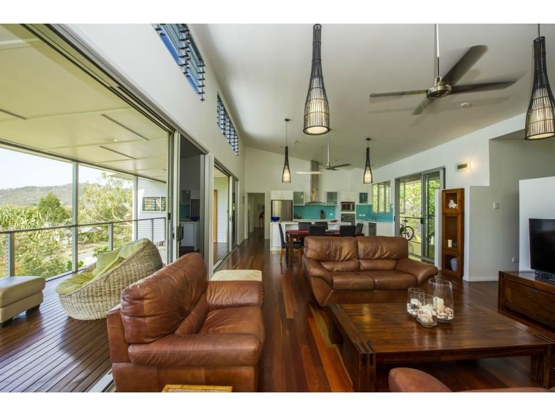 28 Wallaby Way, Horseshoe Bay QLD 4819