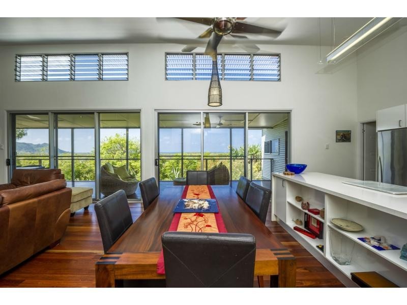 28 Wallaby Way, Horseshoe Bay QLD 4819