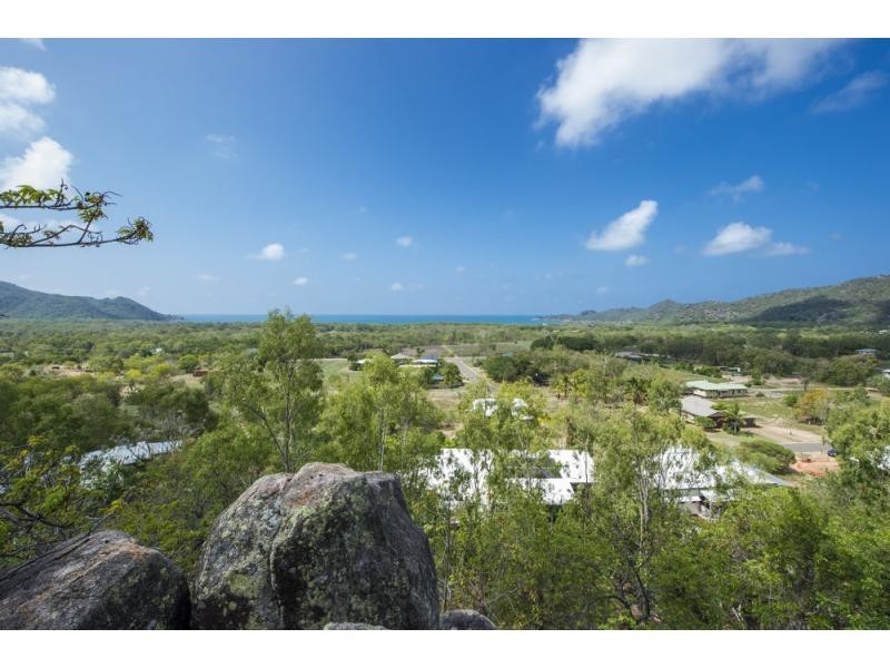 28 Wallaby Way, Horseshoe Bay QLD 4819