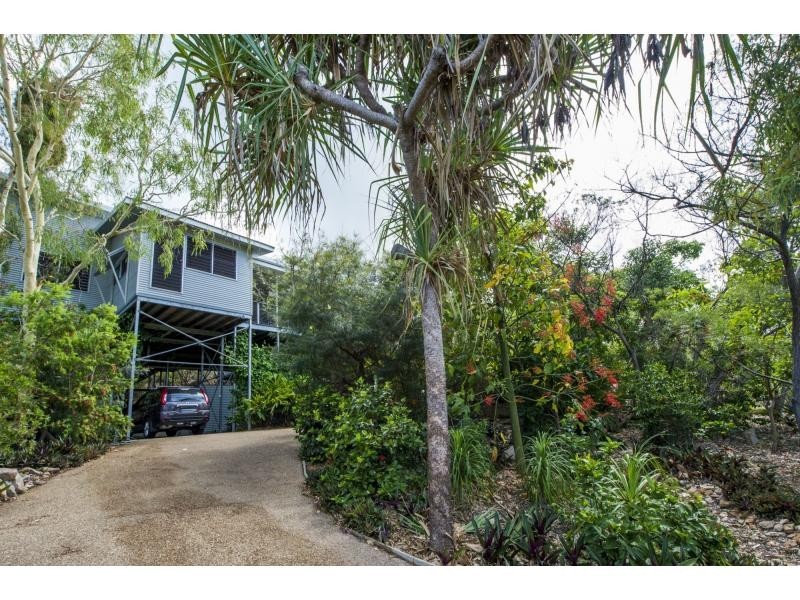28 Wallaby Way, Horseshoe Bay QLD 4819