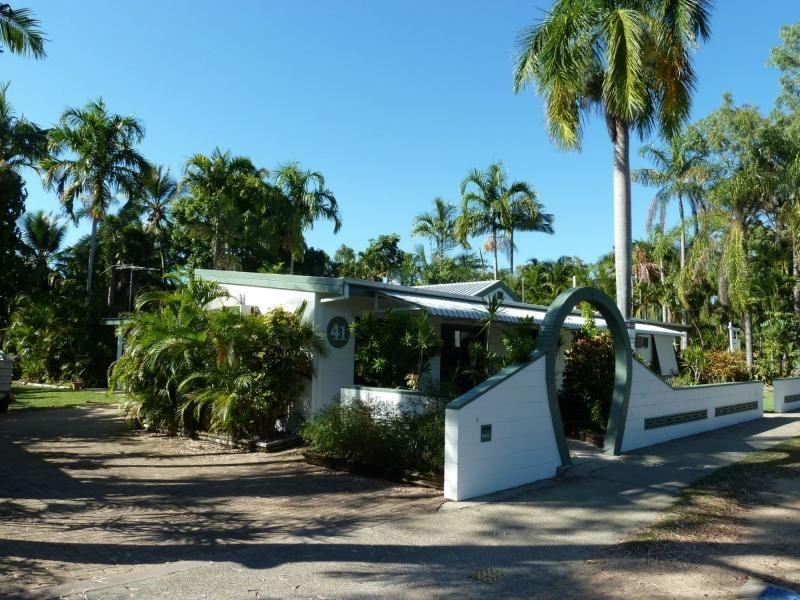 41 Sooning Street, Nelly Bay QLD 4819