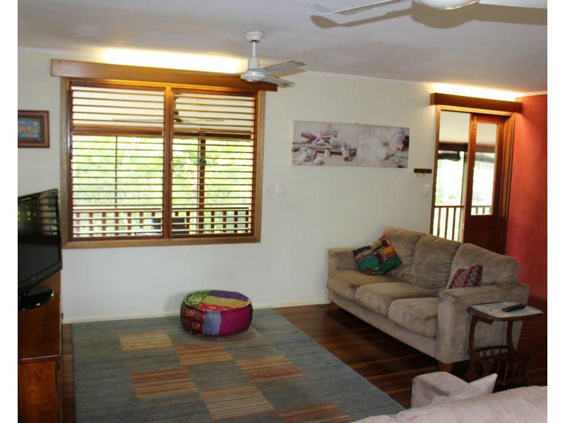 27 Birt Street, Picnic Bay QLD 4819