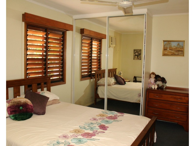 27 Birt Street, Picnic Bay QLD 4819