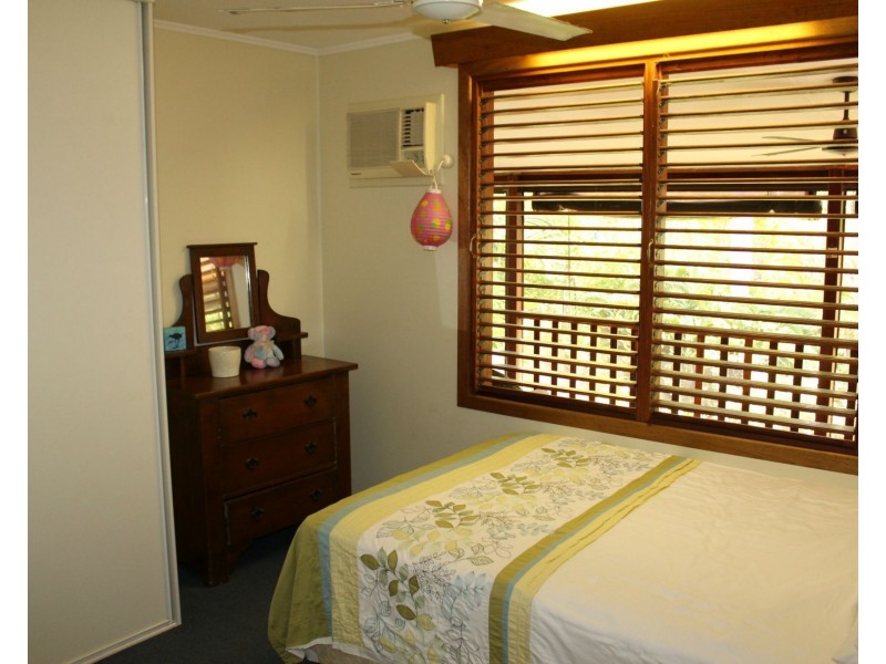 27 Birt Street, Picnic Bay QLD 4819