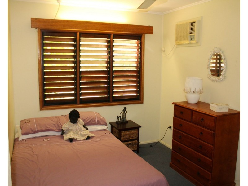 27 Birt Street, Picnic Bay QLD 4819