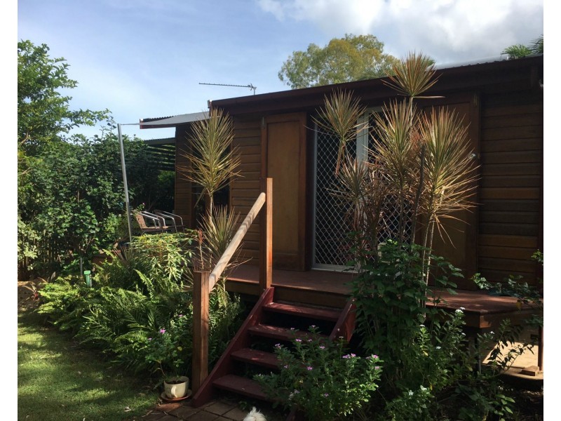 27 Birt Street, Picnic Bay QLD 4819