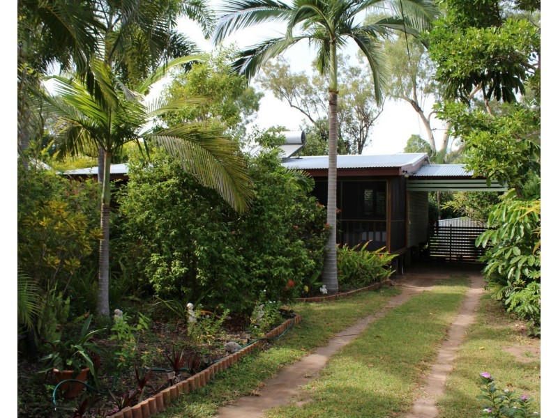 27 Birt Street, Picnic Bay QLD 4819