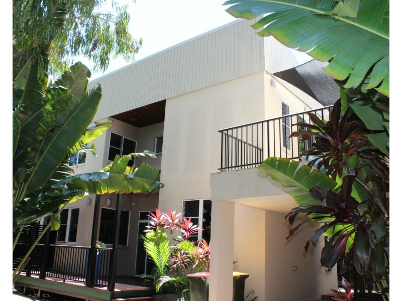 2/3 Boulder Court, Nelly Bay QLD 4819