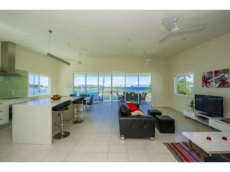 12B Terrace Place, Nelly Bay QLD 4819