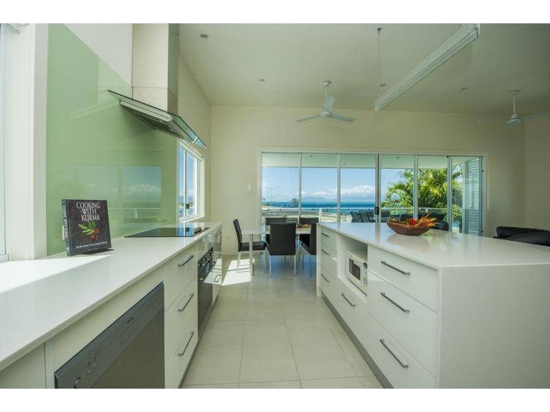 12B Terrace Place, Nelly Bay QLD 4819