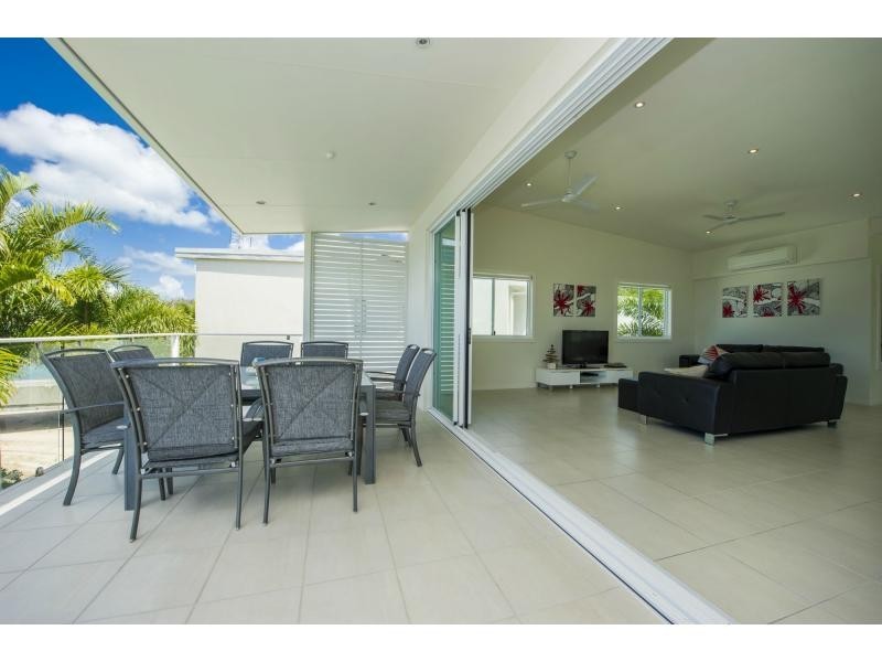12B Terrace Place, Nelly Bay QLD 4819