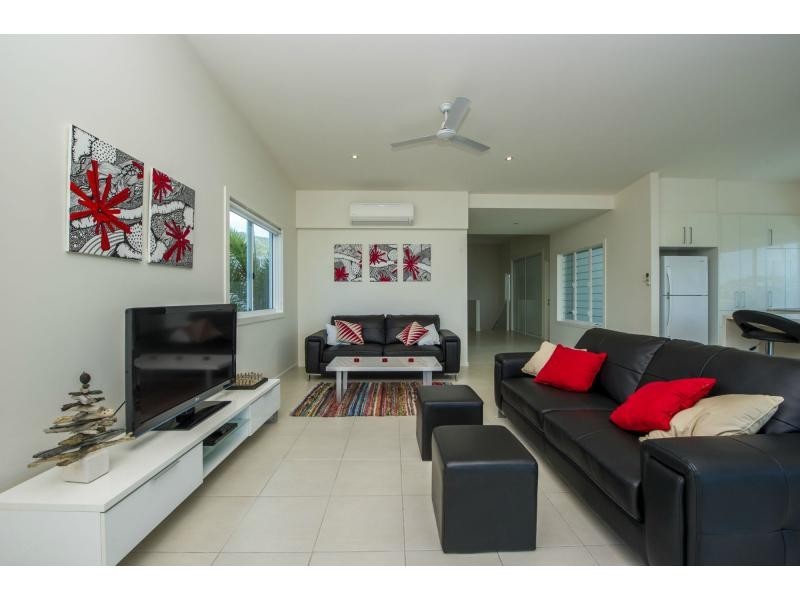 12B Terrace Place, Nelly Bay QLD 4819
