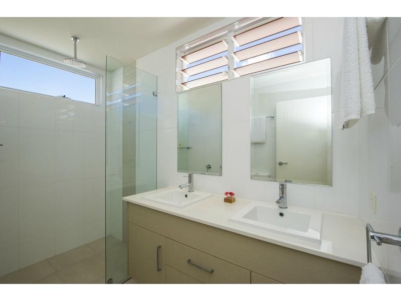 12B Terrace Place, Nelly Bay QLD 4819