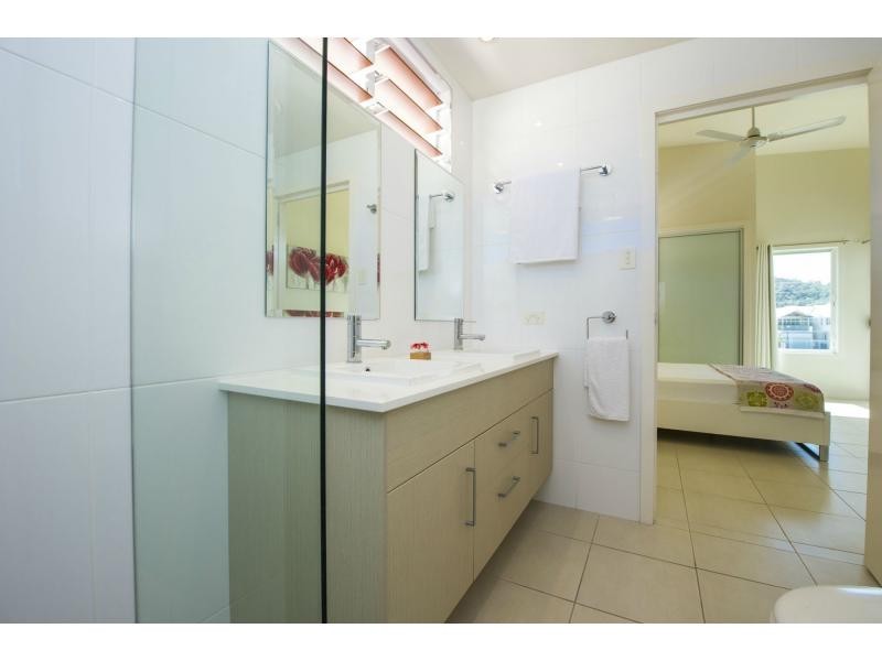 12B Terrace Place, Nelly Bay QLD 4819