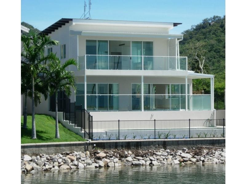 12B Terrace Place, Nelly Bay QLD 4819