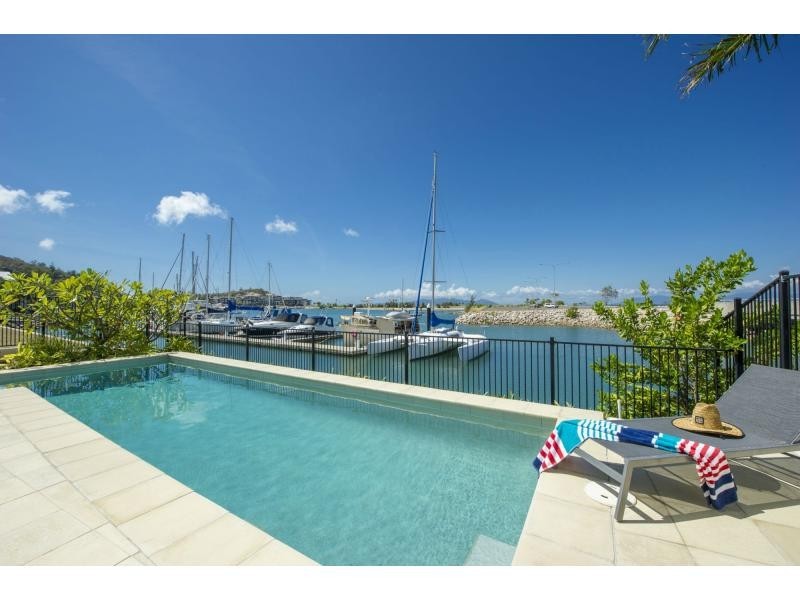 12B Terrace Place, Nelly Bay QLD 4819