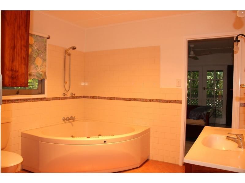 40-42 Kelly Street, Nelly Bay QLD 4819