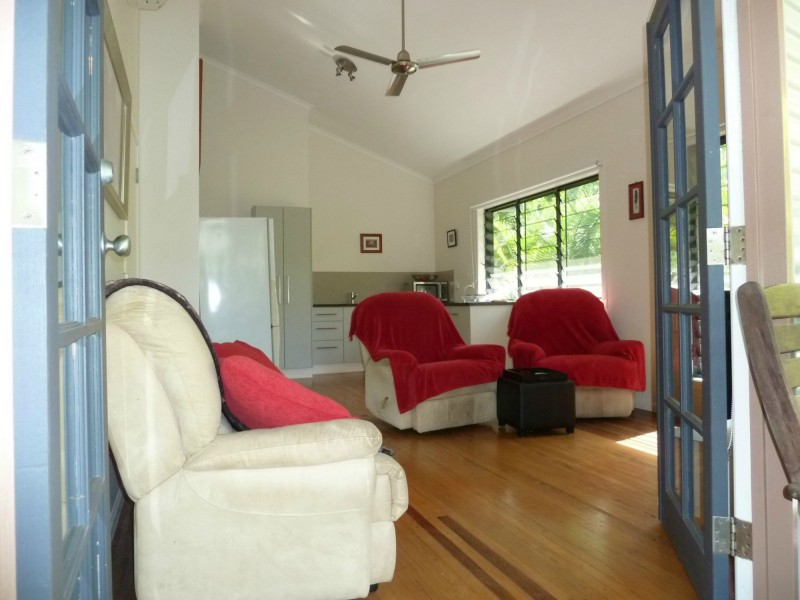 20 Yates St, Nelly Bay QLD 4819