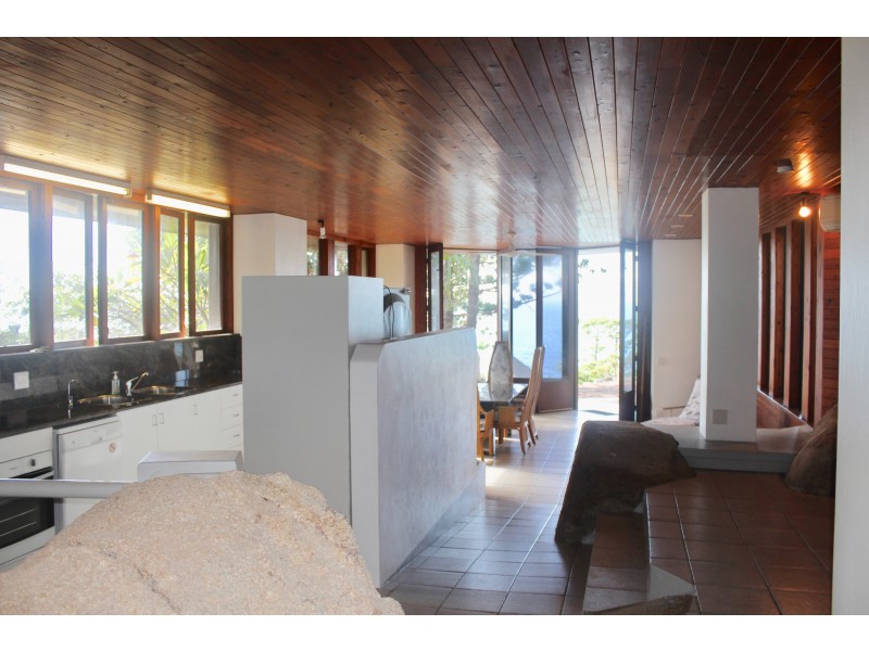 12 Boulder Ct, Nelly Bay QLD 4819