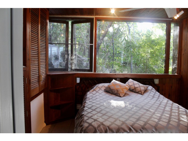 12 Boulder Ct, Nelly Bay QLD 4819
