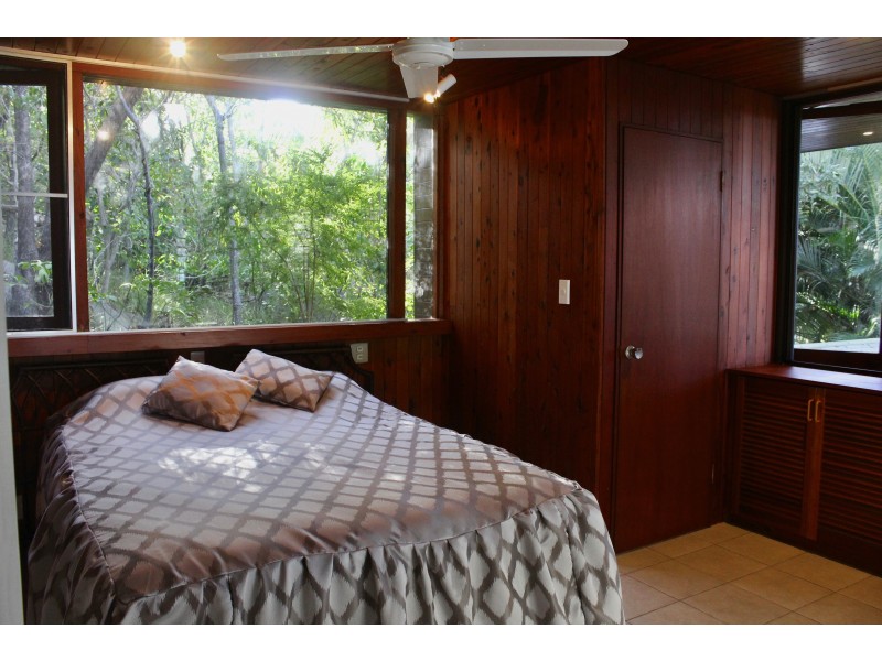 12 Boulder Ct, Nelly Bay QLD 4819