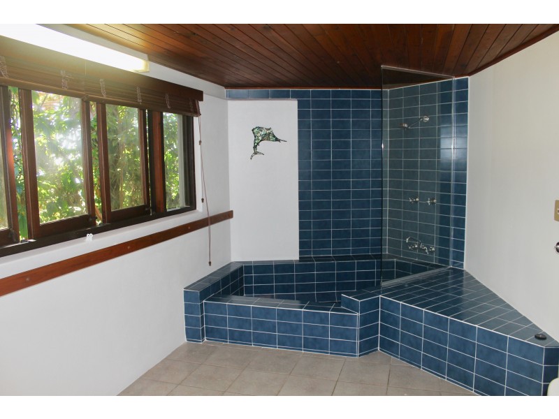 12 Boulder Ct, Nelly Bay QLD 4819